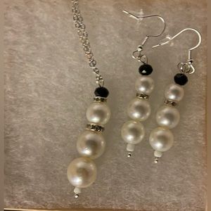 Faux Pearl Snowmen. Necklace and earring set